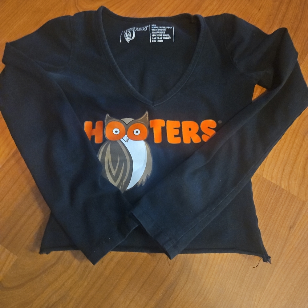 Hooters Black and Orange Long Sleeve Uniform Top (XXS)